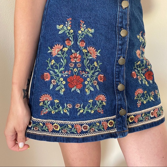Miami floral embroidered button up boho skirt - Picture 3 of 10